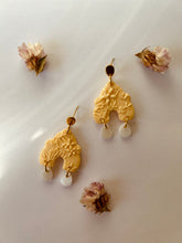Load image into Gallery viewer, Flora Arch Dangle - Soft Yellow
